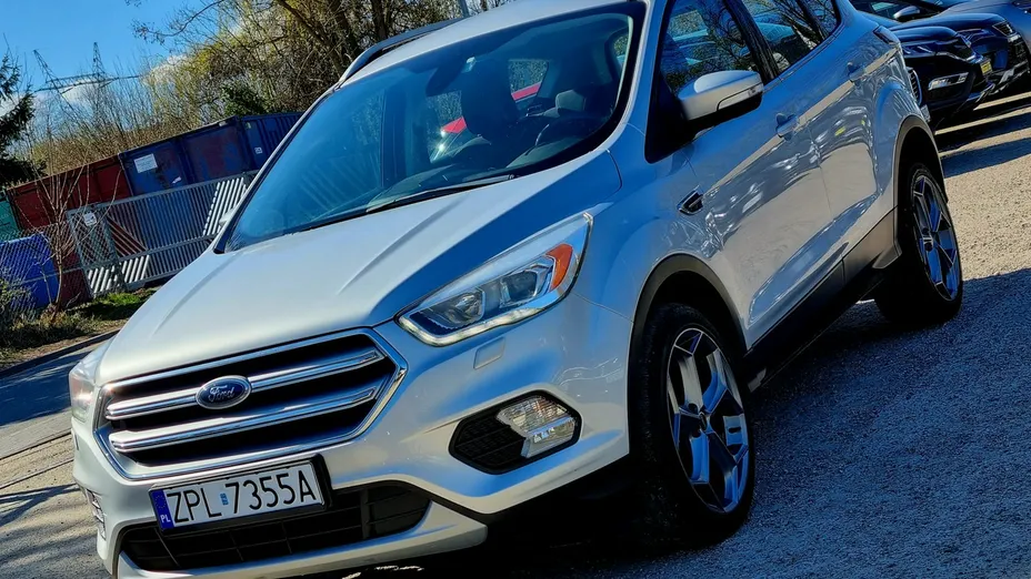FORD Kuga -