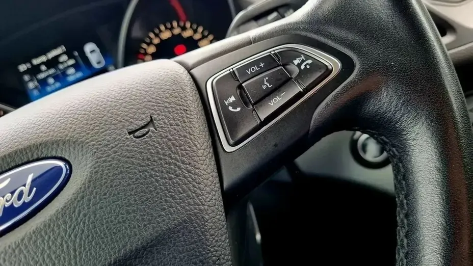 FORD Kuga -