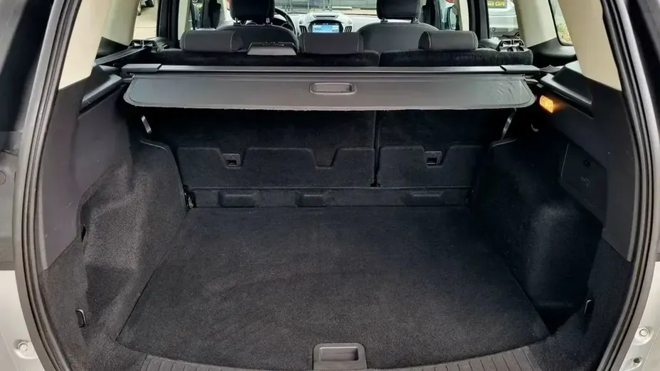 FORD Kuga -