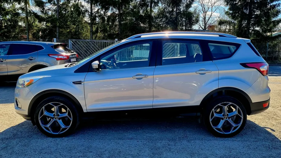 FORD Kuga -