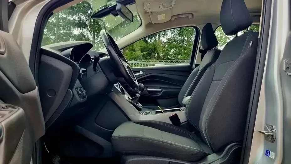 FORD Kuga -
