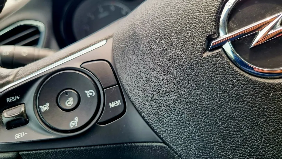 OPEL Grandland X -