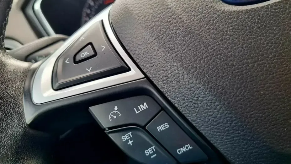 FORD Mondeo -