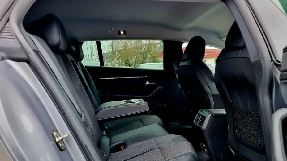 PEUGEOT 508 -