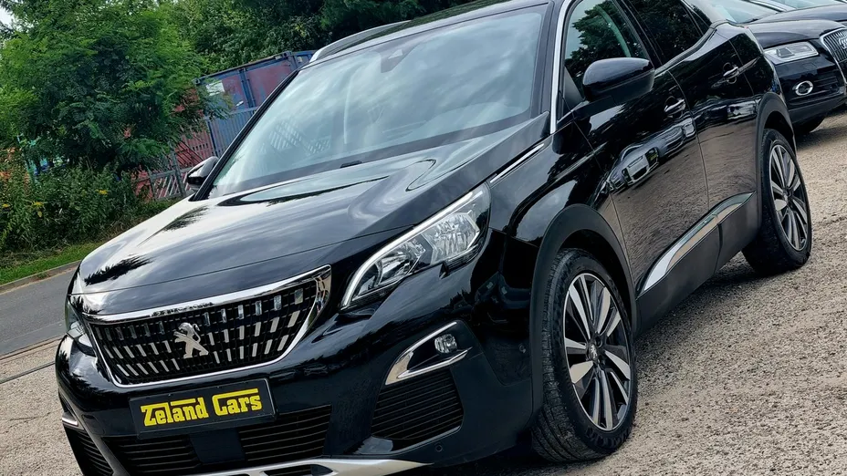 PEUGEOT 3008 -