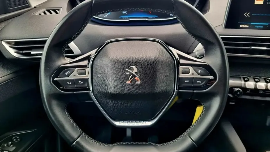 PEUGEOT 3008 -