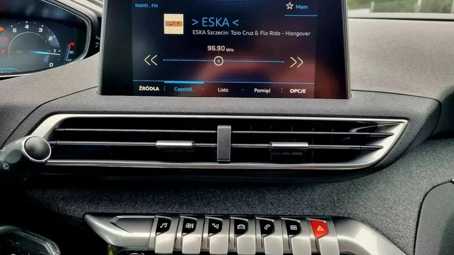 PEUGEOT 3008 -