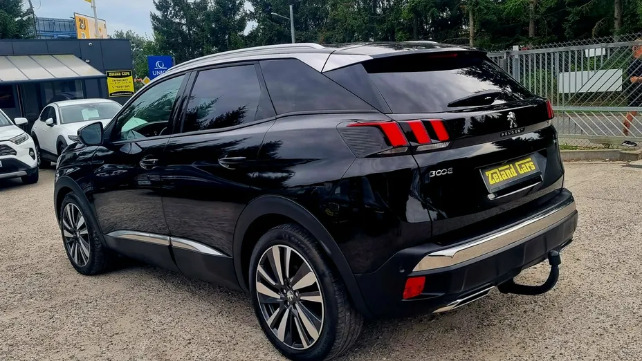 PEUGEOT 3008 -