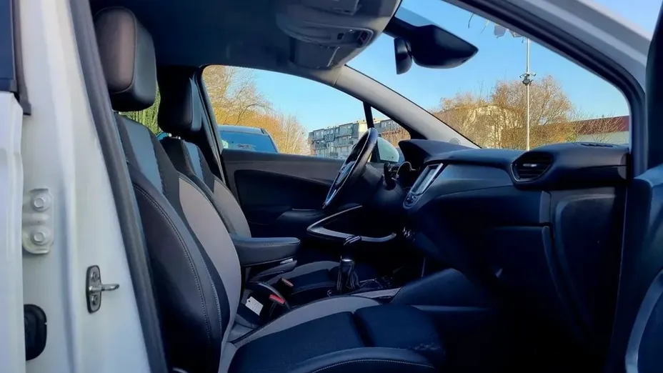 OPEL Crossland X -