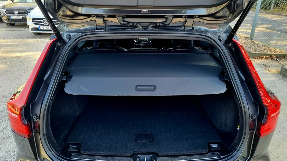 VOLVO V60 -