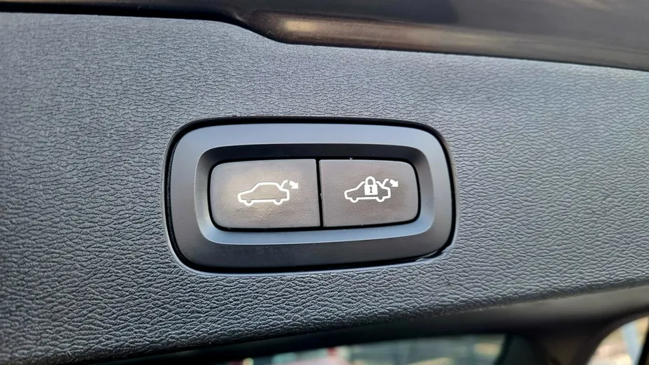 VOLVO V60 -