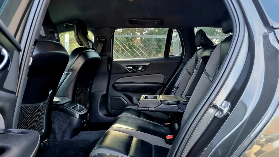 VOLVO V60 -