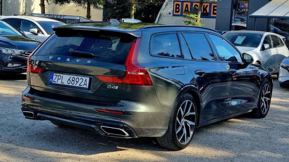 VOLVO V60 -