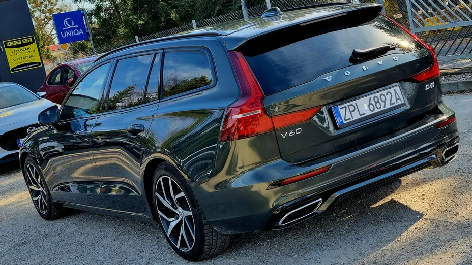 VOLVO V60 -