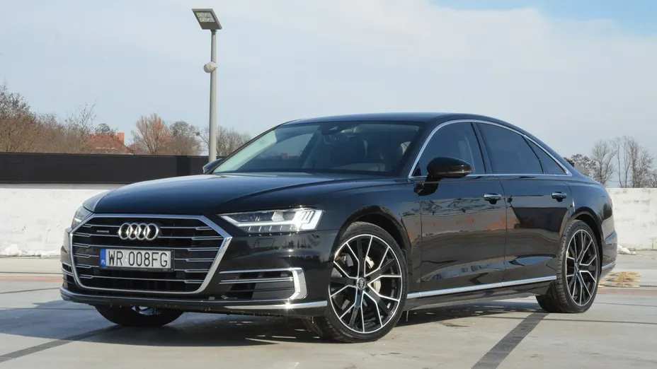 AUDI A8 -