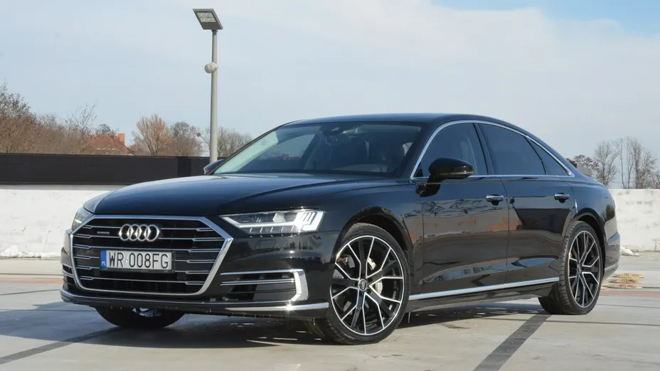 AUDI A8 -