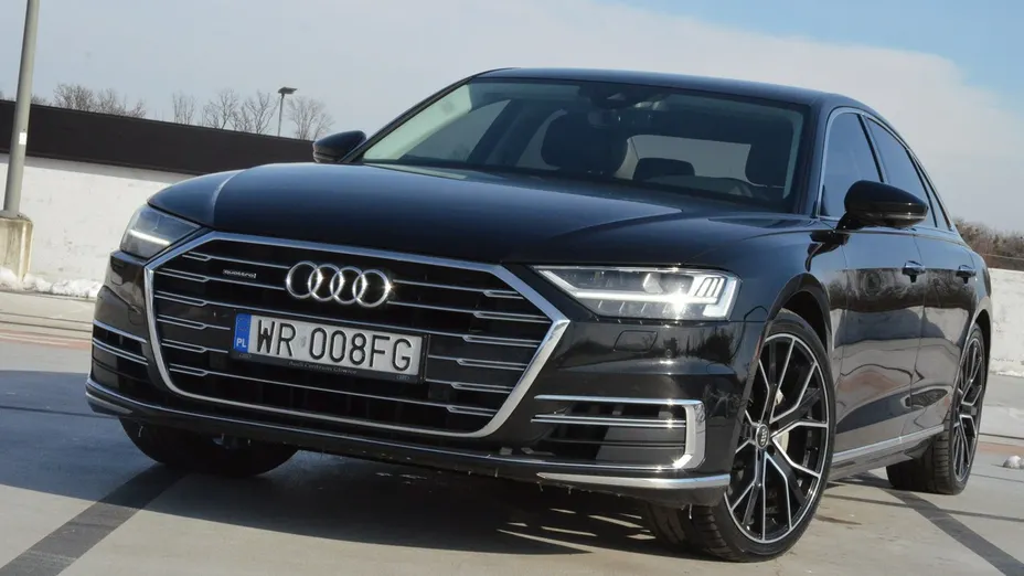 AUDI A8 -