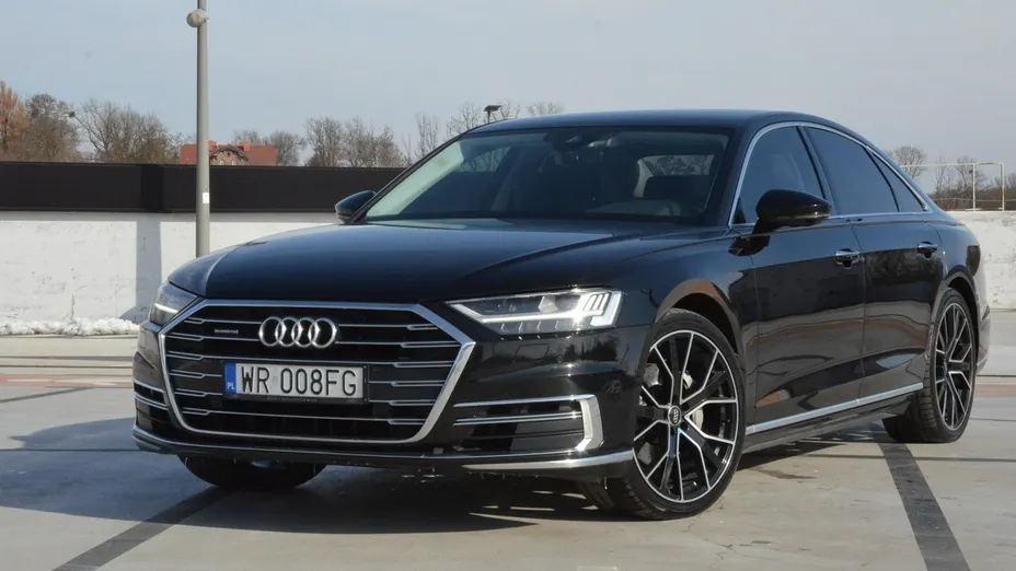 AUDI A8 -