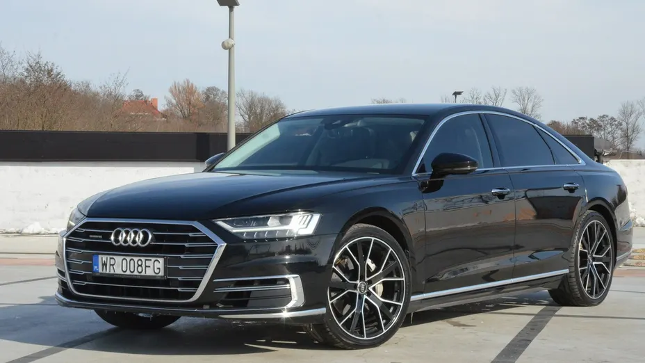 AUDI A8 -