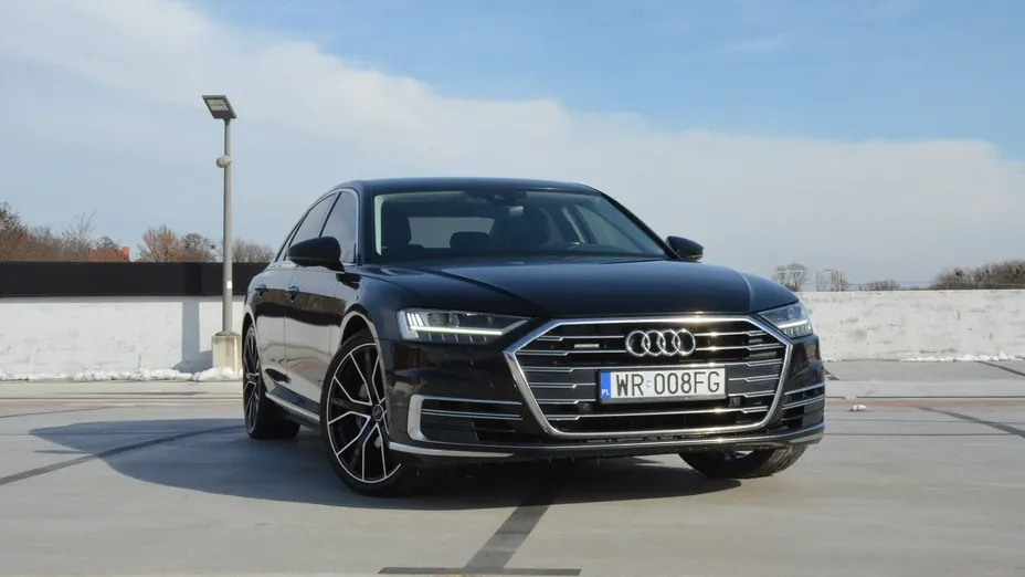 AUDI A8 -