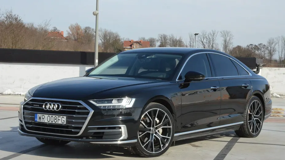 AUDI A8 -