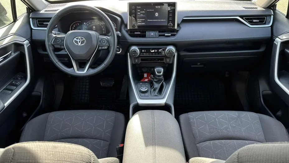 TOYOTA RAV4 -