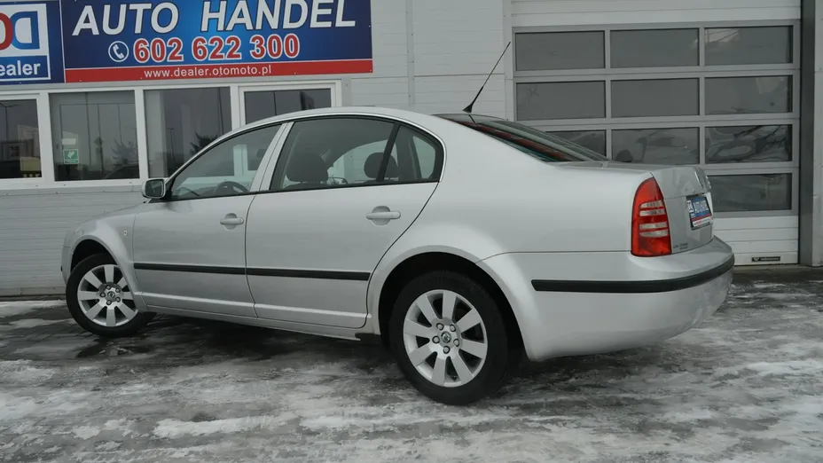 SKODA Superb -