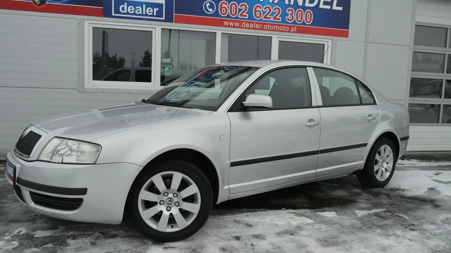 SKODA Superb -