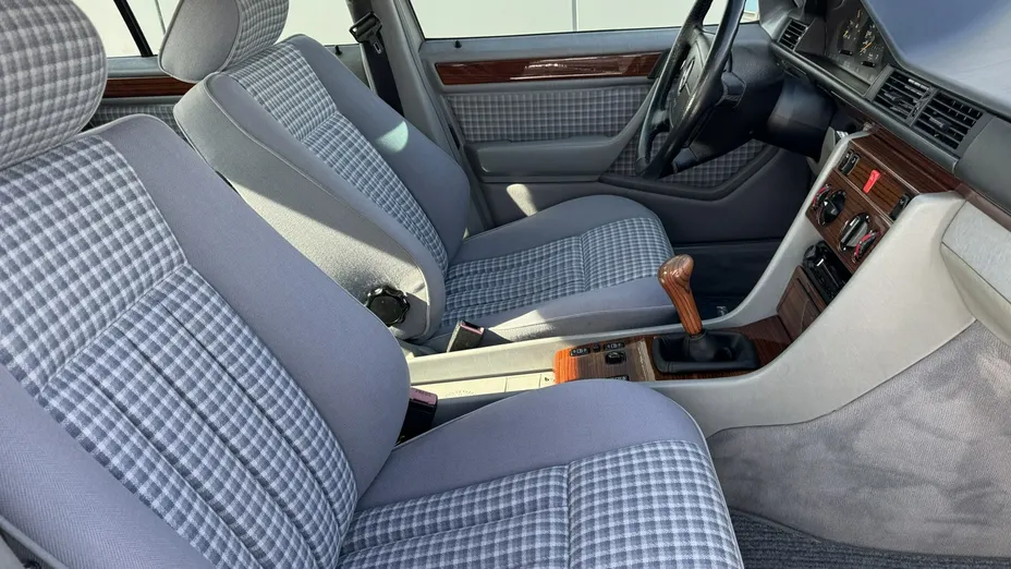 MERCEDES-BENZ E Klasa -