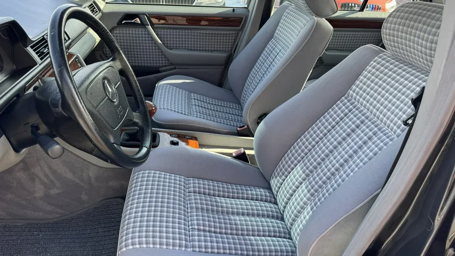 MERCEDES-BENZ E Klasa -