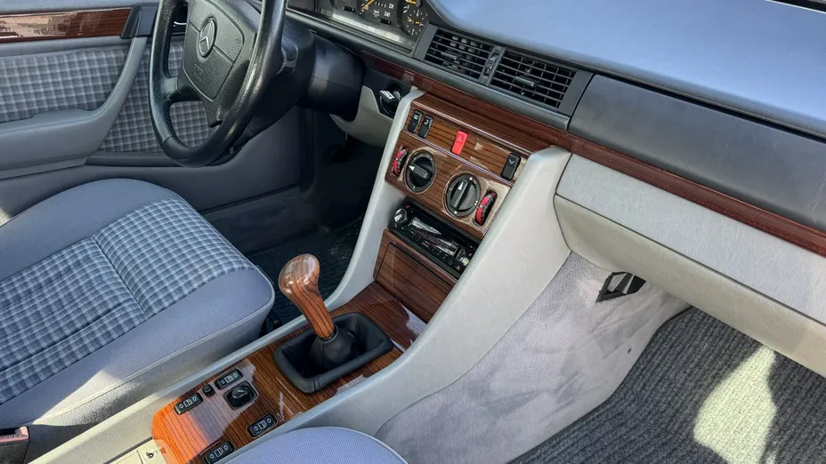 MERCEDES-BENZ E Klasa -