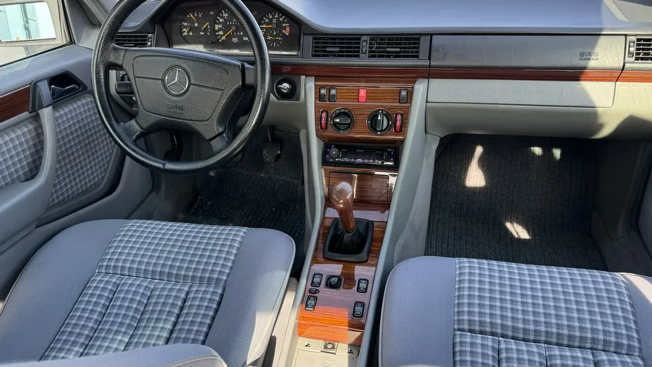 MERCEDES-BENZ E Klasa -