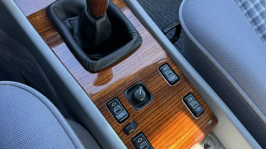 MERCEDES-BENZ E Klasa -