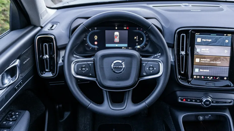 VOLVO XC40 -