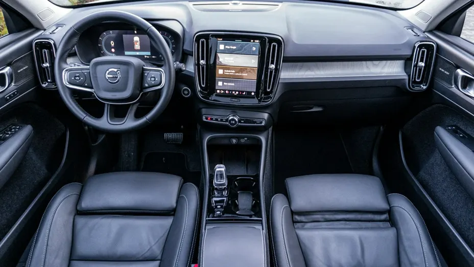 VOLVO XC40 -