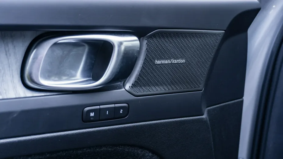 VOLVO XC40 -