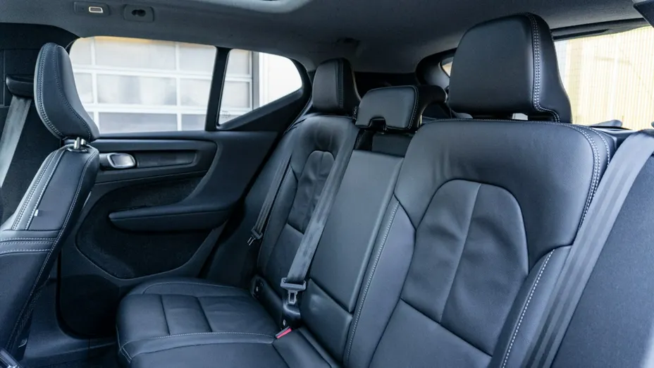 VOLVO XC40 -