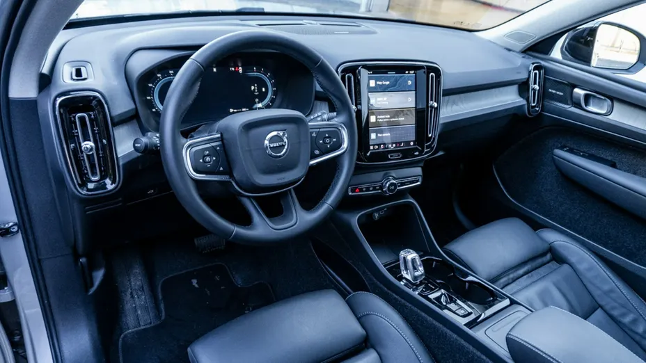 VOLVO XC40 -