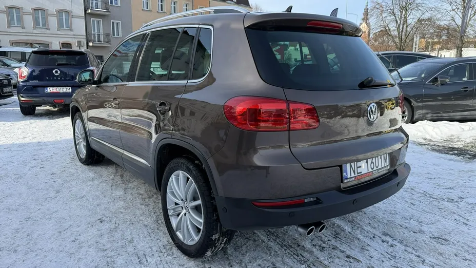 VOLKSWAGEN Tiguan -