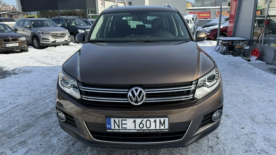 VOLKSWAGEN Tiguan -