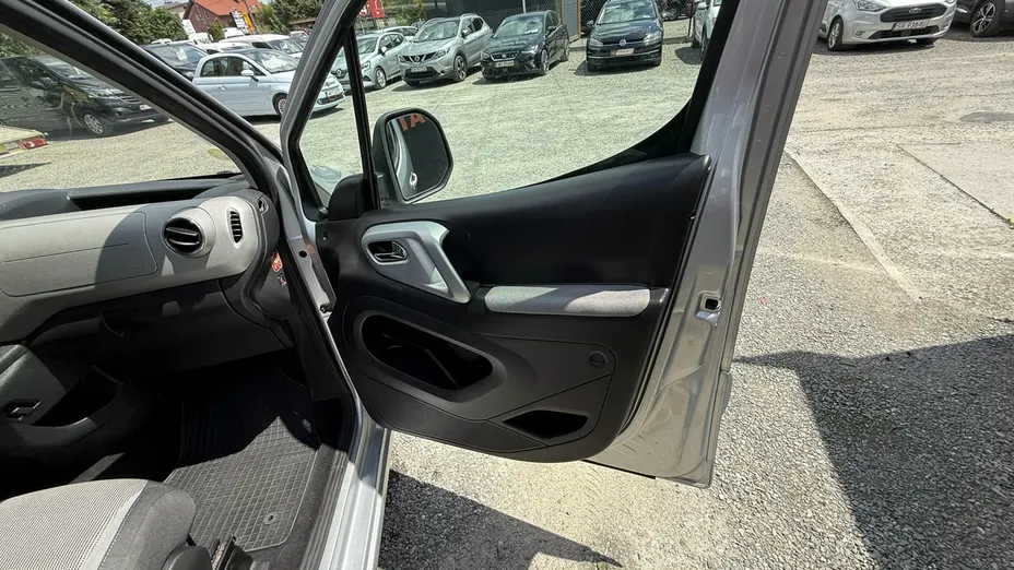 PEUGEOT Partner -