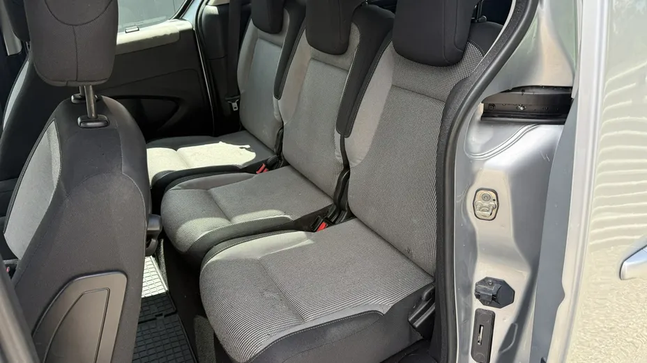 PEUGEOT Partner -
