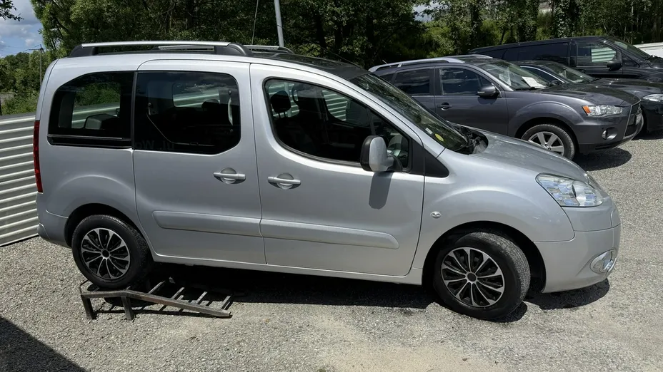 PEUGEOT Partner -