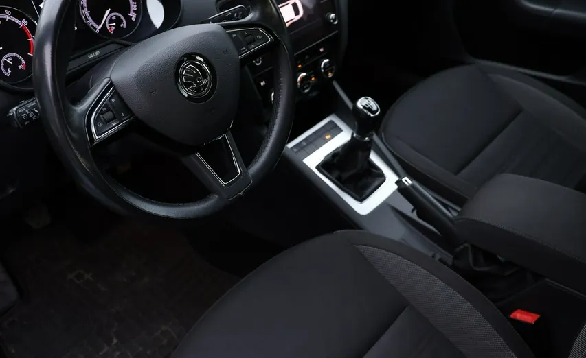 SKODA Octavia -