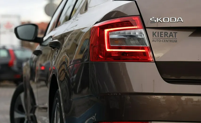 SKODA Octavia -