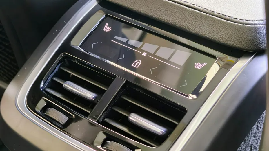 VOLVO XC90 -