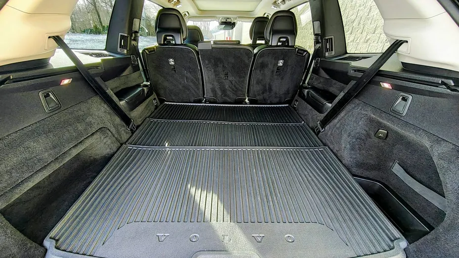 VOLVO XC90 -