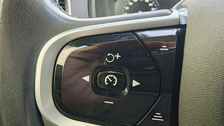 VOLVO XC90 -