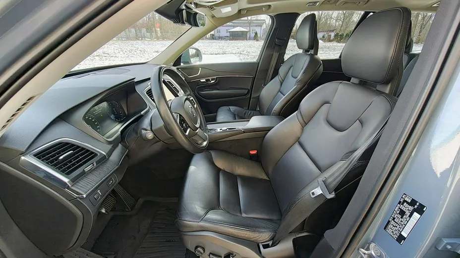 VOLVO XC90 -