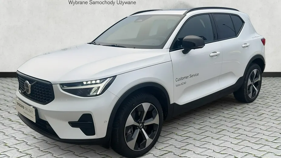 VOLVO XC40 -